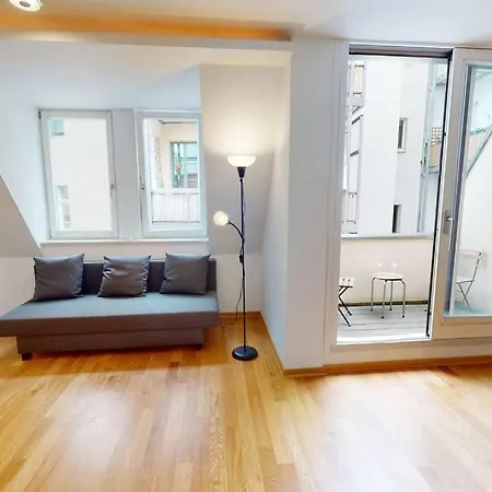 Apartment Helle In Leipzig!